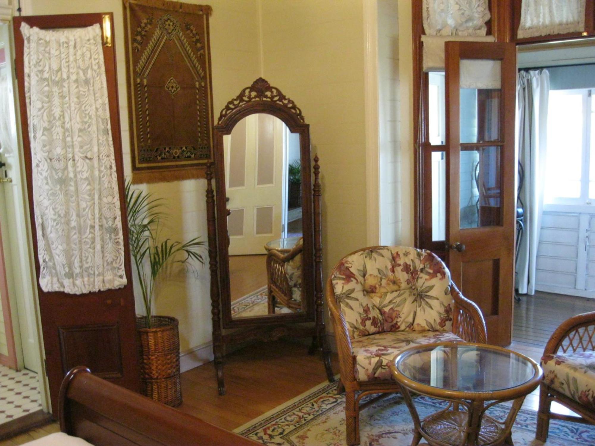 Classique Bed & Breakfast Τάουνσβιλ Εξωτερικό φωτογραφία