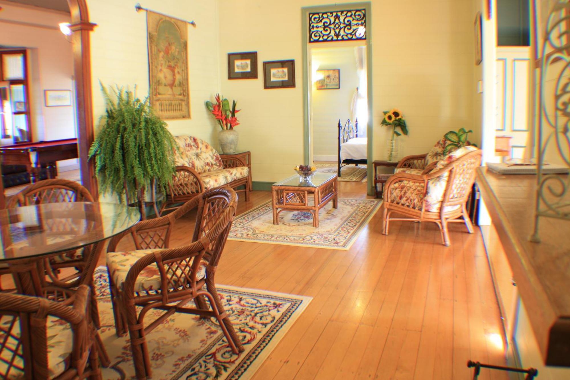 Classique Bed & Breakfast Τάουνσβιλ Εξωτερικό φωτογραφία